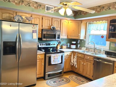 6915 Beard Ct, Louisville, KY 40228 - photo 4