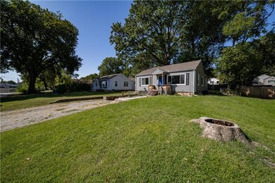 6120 Barton Ave, Shawnee, KS 66203 - photo 2
