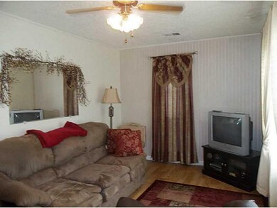 4825 E 18th St, Indianapolis, IN 46218 - photo 2