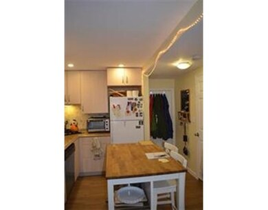 215 Reservoir Rd unit 1, Chestnut Hill, MA 02467 - photo 5