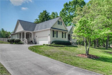 3204 Wentworth St, Statesville, NC 28625 - photo 2