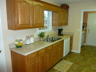 1404 5th Ave, Manchester, TN 37355 - photo 5