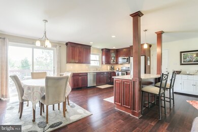 6905 Sheffield Dr, Sykesville, MD 21784 - photo 3