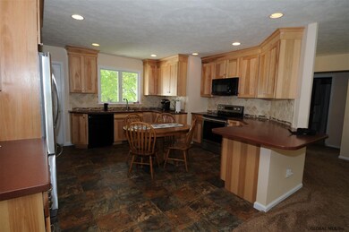 216 Revere Dr, Ballston Spa, NY 12020 - photo 4