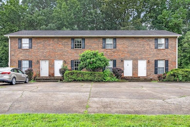 480 Martha Ln unit B, Clarksville, TN 37043 - photo 2