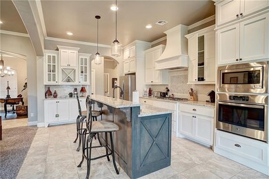 1001 Lindsey Ln, Moore, OK 73160 - photo 2