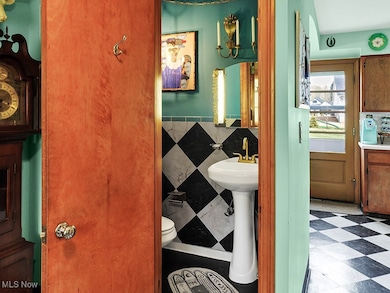 Half bath in entryway