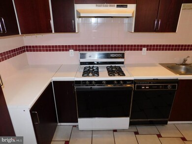 607 S Patterson Park Ave, Baltimore, MD 21231 - photo 7