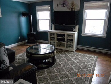 422 N Main St, Sellersville, PA 18960 - photo 5