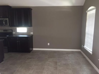 405 Hendelson Ln, Hutto, TX 78634 - photo 7