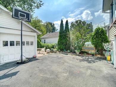 73 S Maple Ave, Springfield, NJ 07081 - photo 5