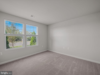 179 Presidents Pointe Ave, Ranson, WV 25438 - photo 4