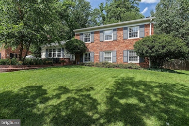 2427 Lexington Rd, Falls Church, VA 22043 - photo 2