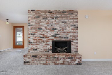 213NE56th-03
