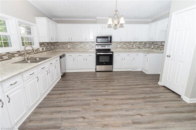 1605 Red Wolf Ln, Asheboro, NC 27205 - photo 7