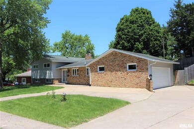 2226 W Hayes St, Davenport, IA 52804 - photo 2