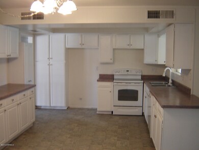 3811 W Barnes Ln unit 4, Phoenix, AZ 85051 - photo 3