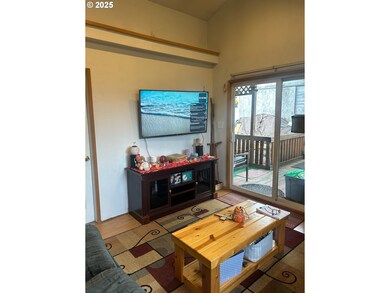 122 NE 4th St, Willamina, OR 97396 - photo 6