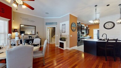 Dining & Kitchen
