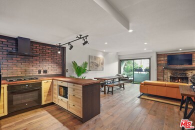 10926 Bluffside Dr unit 3, Studio City, CA 91604 - photo 5