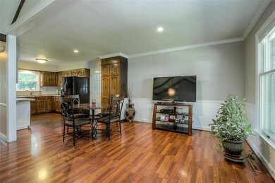 Eat in Kitchen/Dining Space