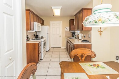 KITCHEN & BFST NOOK