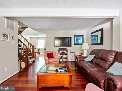 1547 Twisted Oak Dr, Reston, VA 20194 - photo 7