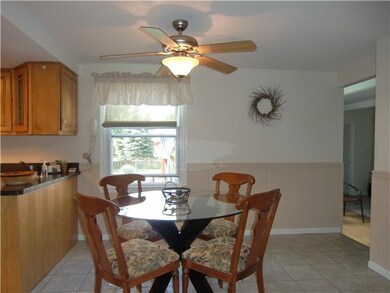 Kitchen Spacious eat-in kitchen!