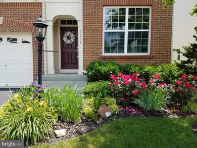 25016 White Sands Dr, Chantilly, VA 20152 - photo 2