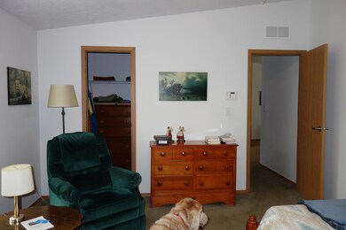 Master w/walkin closet