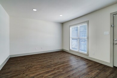 4300 Rosslyn Rd unit 2, Houston, TX 77018 - photo 4