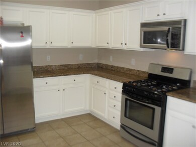 Large kitchen has big eat-in area also, large pant