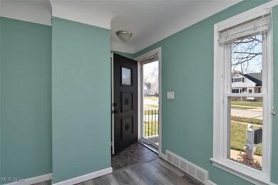 355 Blissfield Dr, Willowick, OH 44095 - photo 3