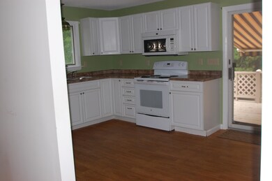 11 Ackerman St, Salem, NH 03079 - photo 3