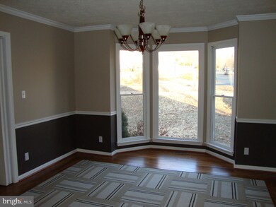 6208 Forest Grove Dr, Fredericksburg, VA 22407 - photo 4