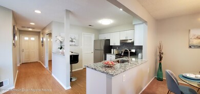 27 Farragut Square, Freehold, NJ 07728 - photo 6