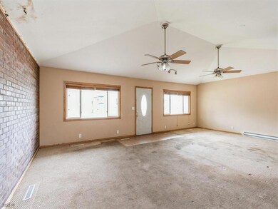 1203 Monroe Dr, Newton, IA 50208 - photo 6