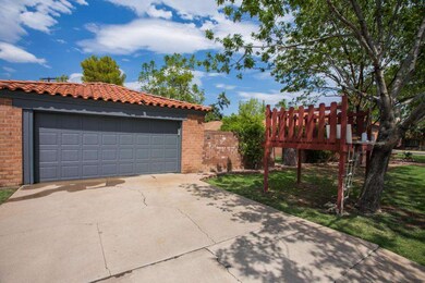2 CAR GARAGE!