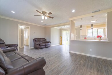 10201 Bretton Dr, Houston, TX 77016 - photo 7