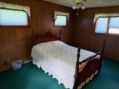 Upper Bedroom