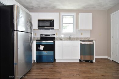 747 Roosevelt Ave, Pawtucket, RI 02860 - photo 6