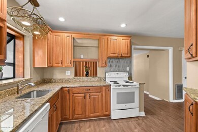 5253 Lexington Ave, Jacksonville, FL 32210 - photo 5