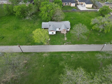 1505 N Johnson St, Ennis, TX 75119 - photo 4