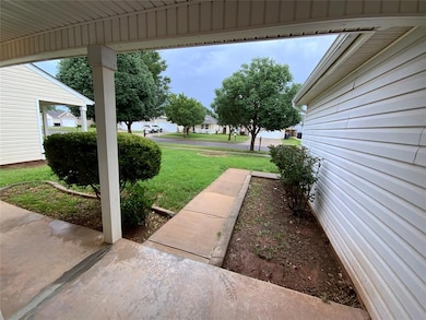 View of grassy yard