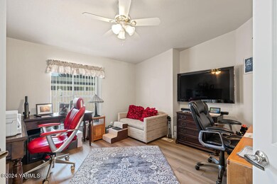 1808S68thAve-8
