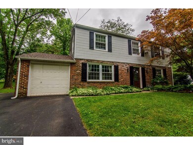 142 Forge Hill Ln, Phoenixville, PA 19460 - photo 2