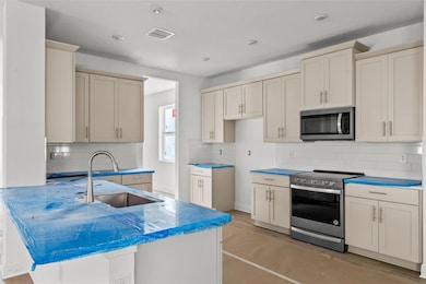 6226 29th St N, Saint Petersburg, FL 33702 - photo 3