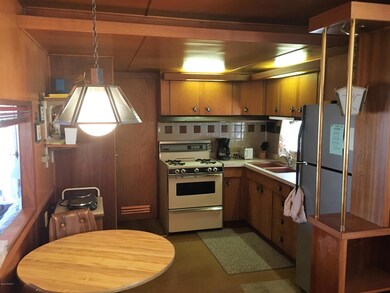 Eat-In Kitchen