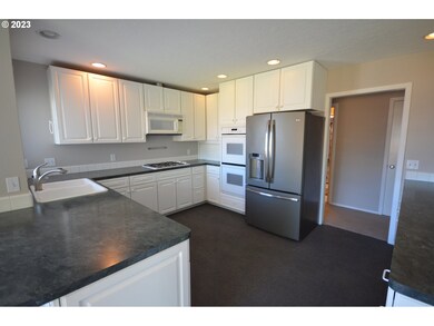 3315 Columbia View Dr, the Dalles, OR 97058 - photo 7