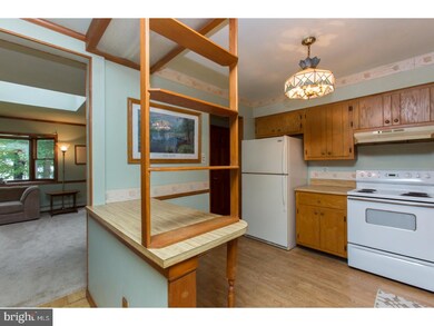 211 Pleasantview Ave, Schwenksville, PA 19473 - photo 7